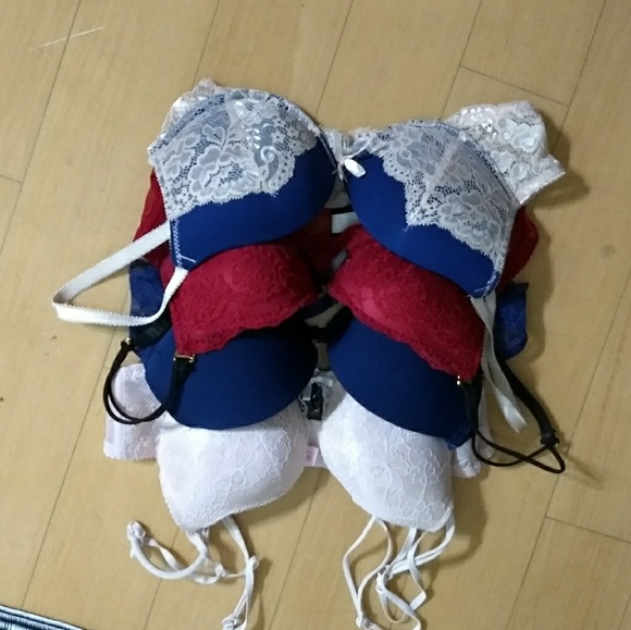 Other - Pack of 4 push up bras
